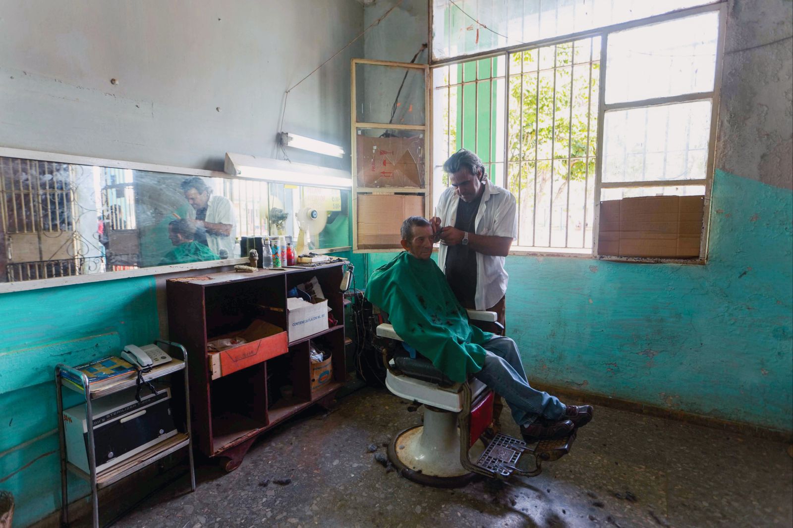 Rustikaler Barbershop von innen