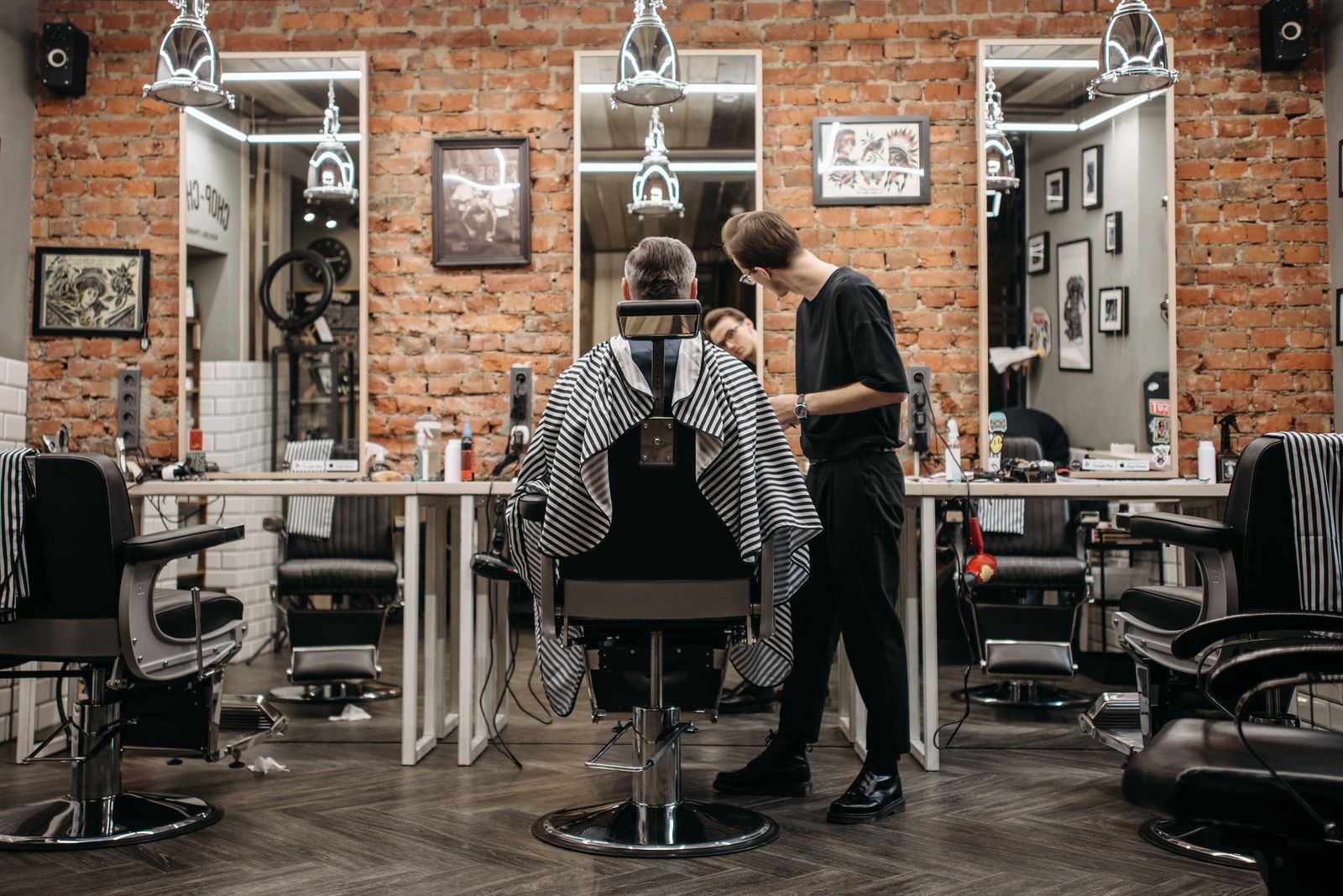 Barbier im Salon