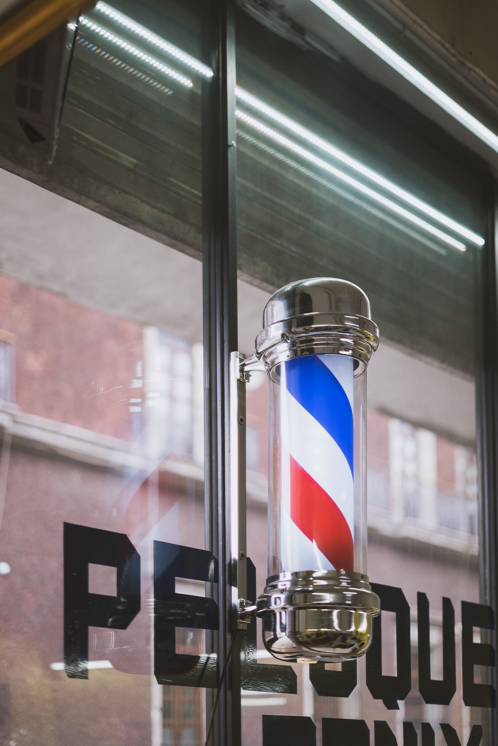 Barber-Pole im Schaufenster